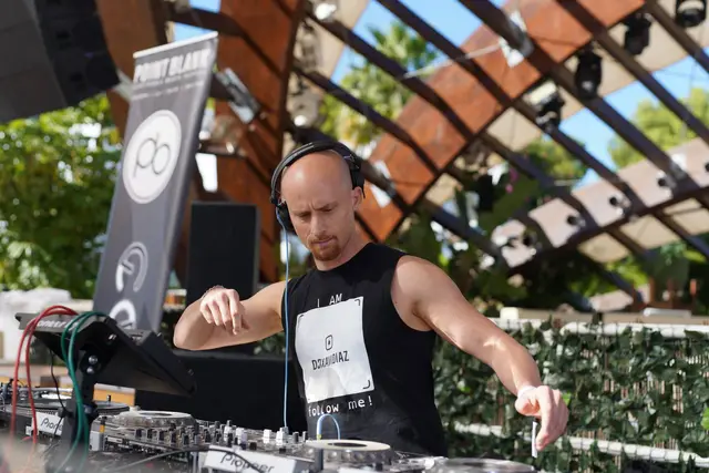 Outdoor daytime set